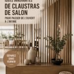 Un salon moderne avec une cloison en verre séparant deux espaces de vie.
