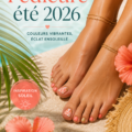 Pédicure d'été avec des ongles colorés et soignés