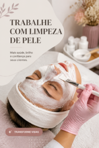 Femme appliquant une crème hydratante sur son visage dans un cadre lumineux.