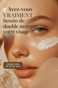 Femme appliquant une huile de nettoyante sur son visage pour le double nettoyage.