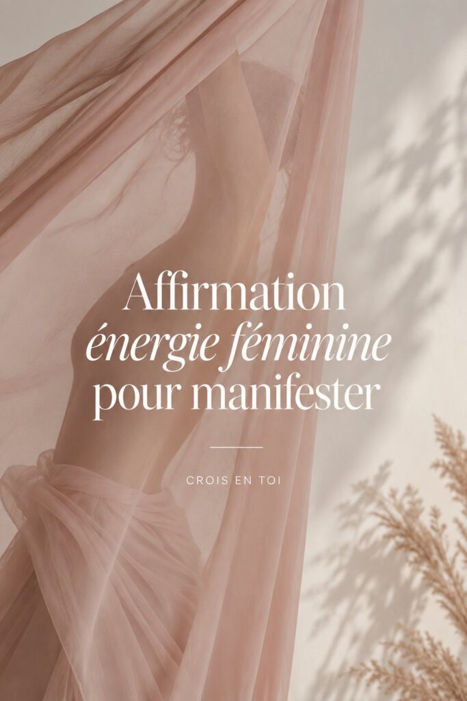 Femme méditant dans un environnement serein, évoquant l'énergie féminine