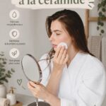 Des crèmes hydratantes à la céramide sur un bureau de beauté