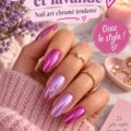 Manucure tendance avec des ongles lavande et rose chromé.