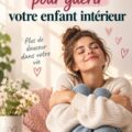 Femme méditant dans un espace apaisant, entourée de plantes et de lumière naturelle, illustrant la guérison de l'enfant intérieur.